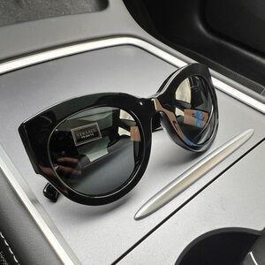 VERSACE Sunglasses authentic!!! black with gold logo